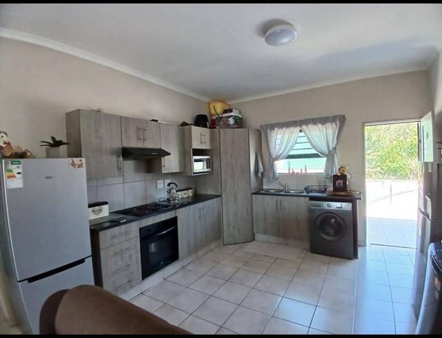 2 BEDROOM TOWNHOUSE FOR SALE IN NORTON PARK